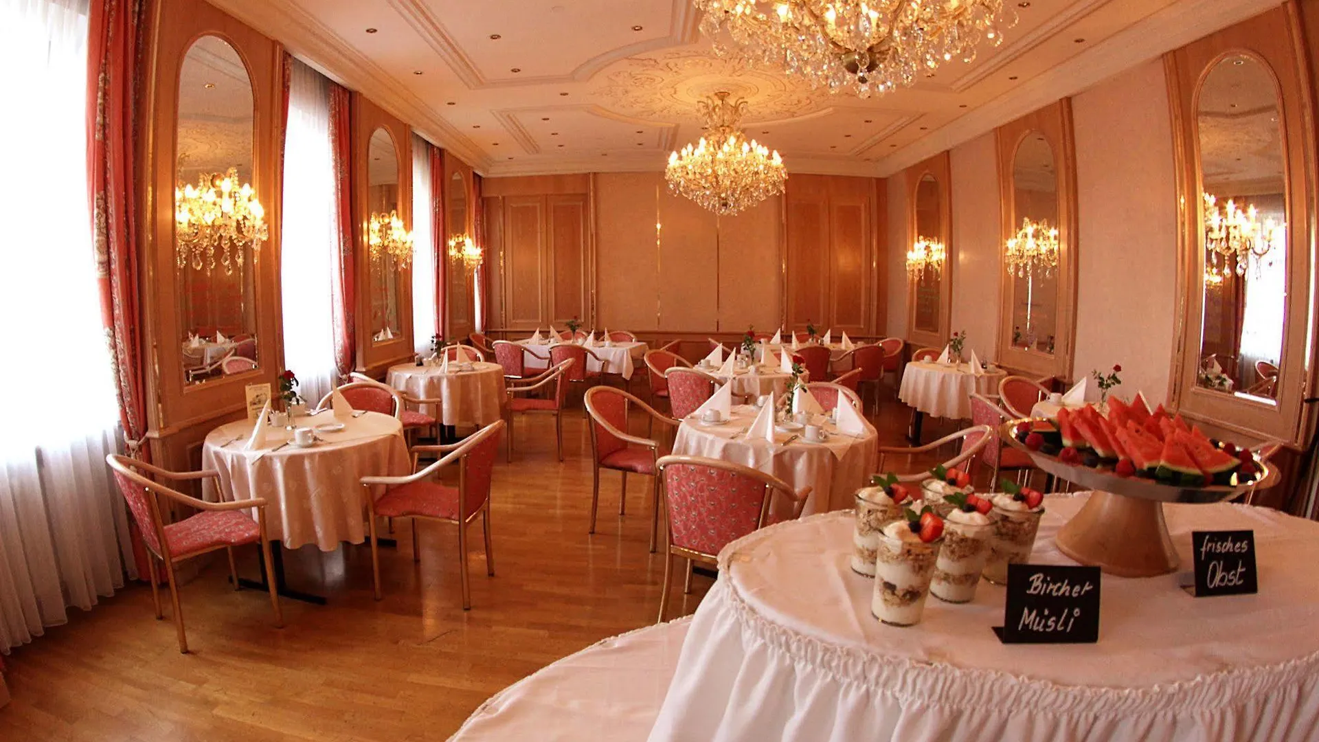 Hotel Bayerischer Hof Dresden 4*,